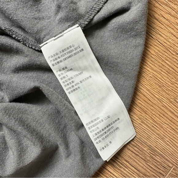 Hollister Grey Flowy Racerback Tank Top Size Small - Picture 6 of 7